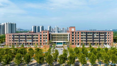 学校东大门.jpg